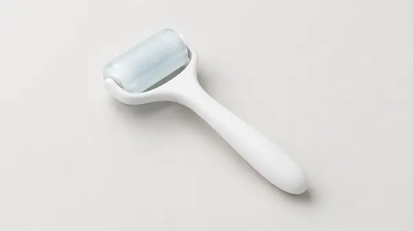 Facial ice roller